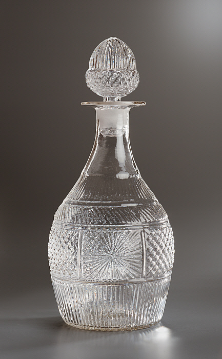 Decanter and Stopper Slider Image 3